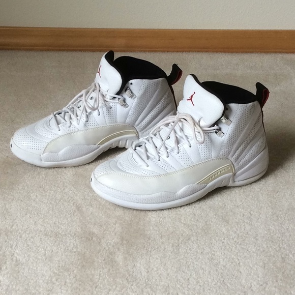 Jordan 12 - Picture 3 of 5
